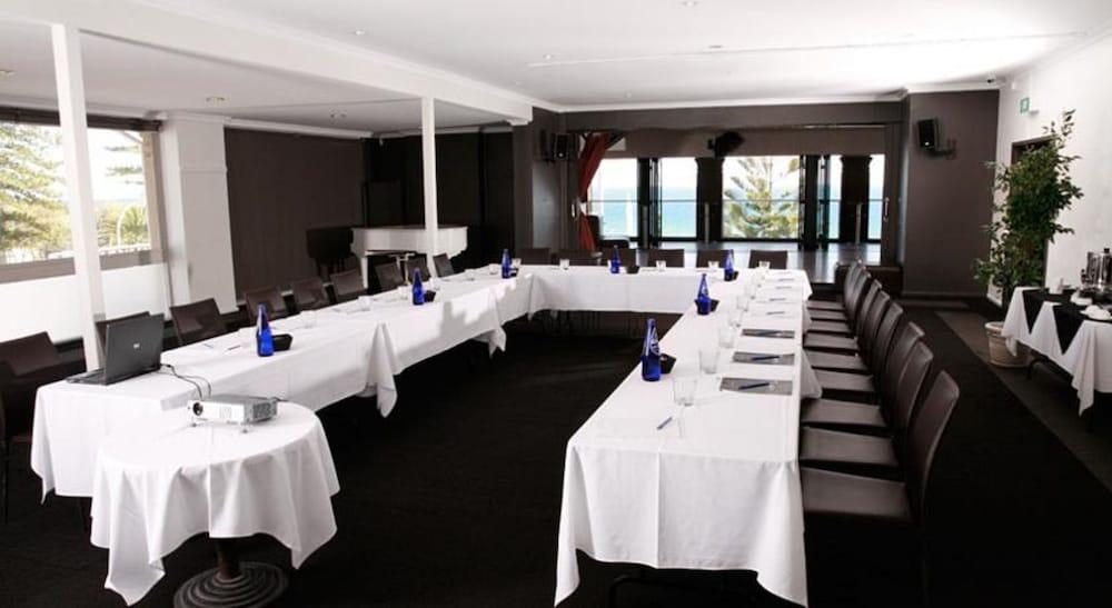 Cottesloe Beach Hotel Perth Exterior photo